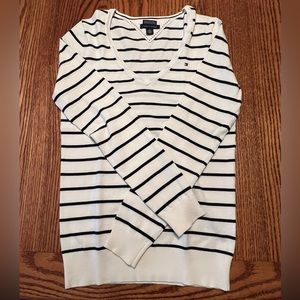 Size small Tommy Hilfiger sweater